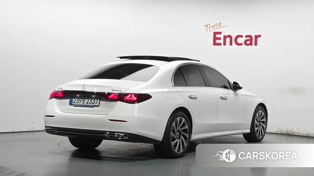 Mercedes-Benz E-Class W214 2025 Белый из Кореи
