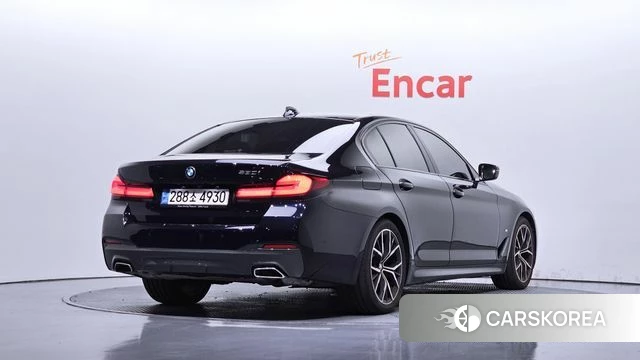 BMW 5 Series (G30) 2022 Черный из Кореи