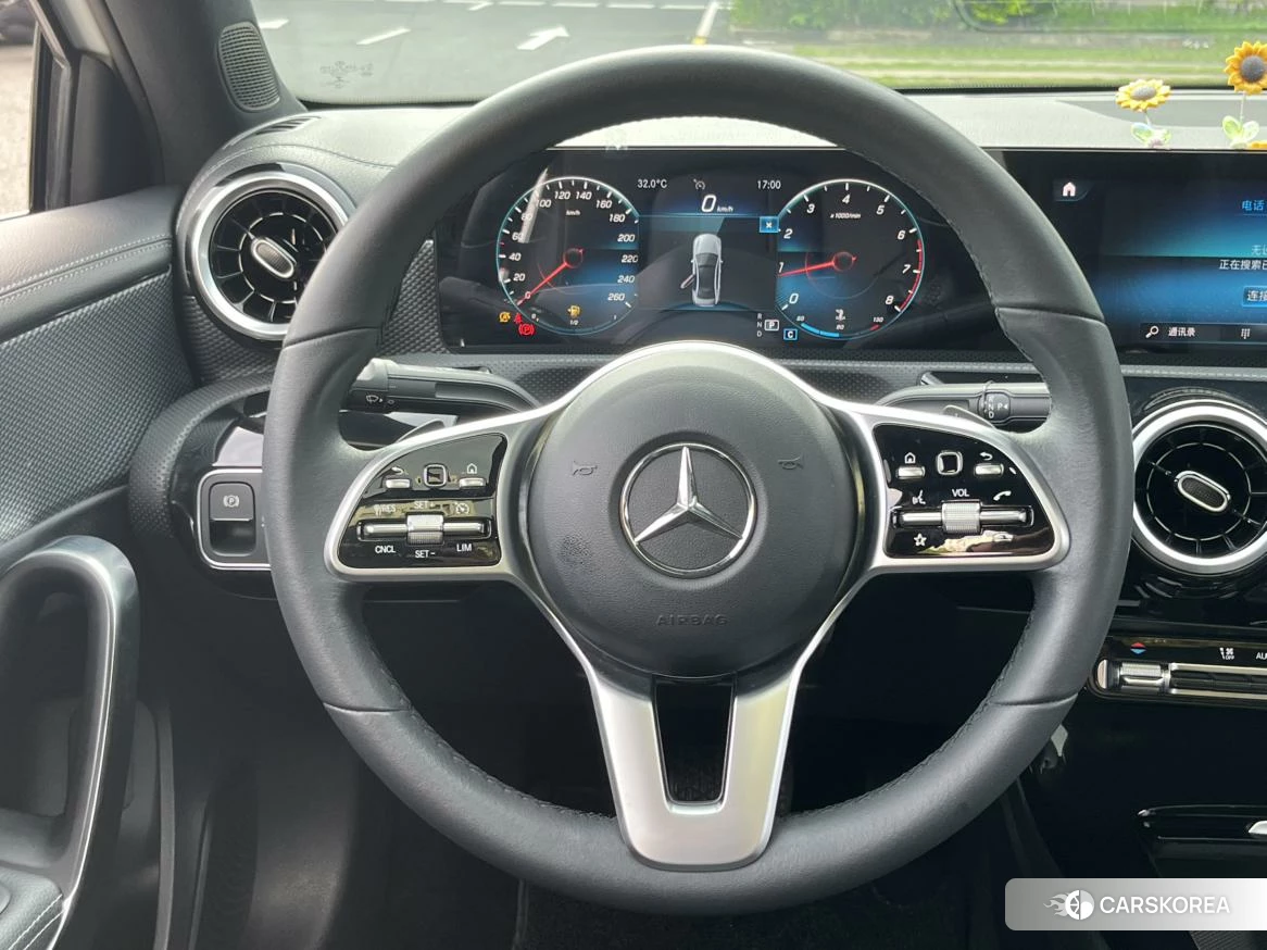 Mercedes-Benz A-Class 2021 Белый из Китая