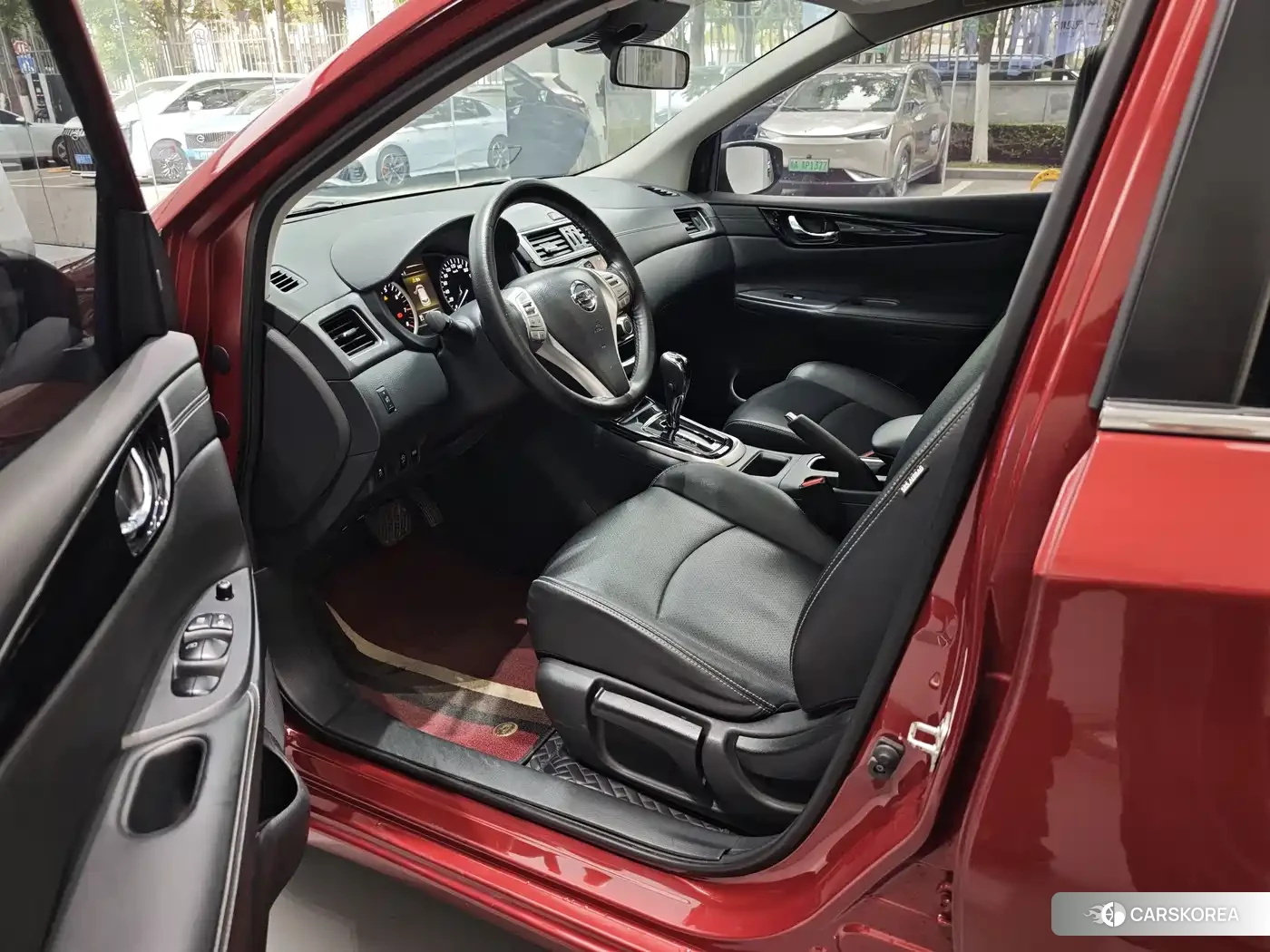 Nissan Tiida 2022 Red/purple из Китая