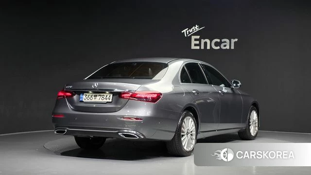 Mercedes-Benz E-Class W213 2022 Серый из Кореи