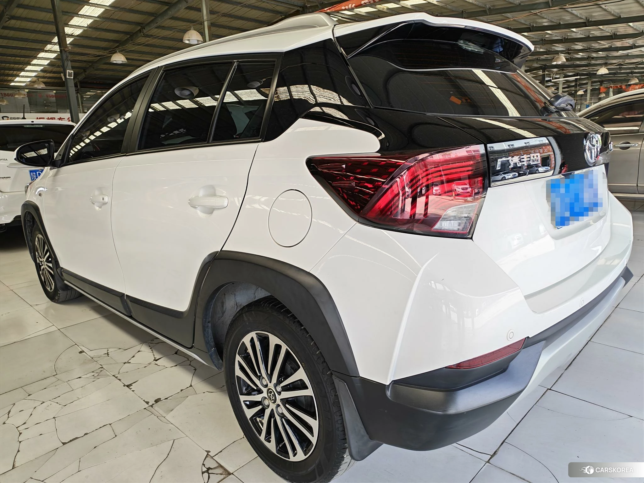 Toyota Yaris L 2021 Белый из Китая