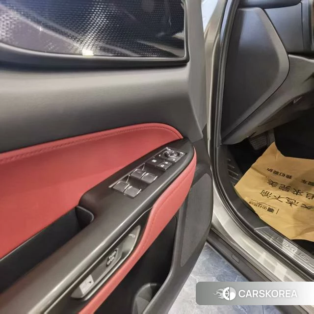 Lexus NX 2023 Серебристо-серый из Китая