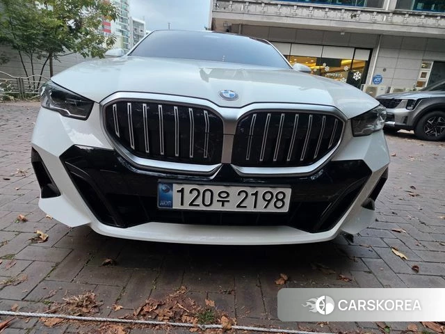 BMW 5 Series (G60) 2024 Белый из Кореи