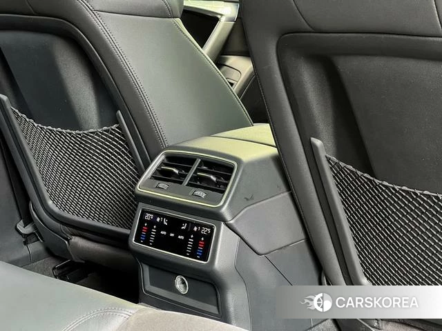 Audi A6 2021 Темно-серый из Китая