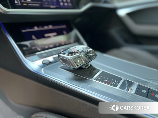 Audi A7L 2024 Черный из Китая