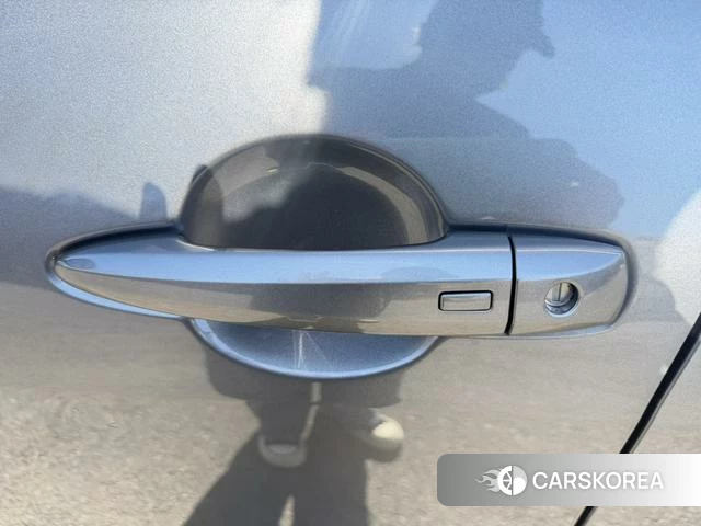 Nissan Sylphy 2022 Серебристо-серый из Китая