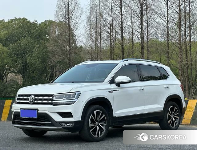 Volkswagen Tharu 2020 Белый из Китая