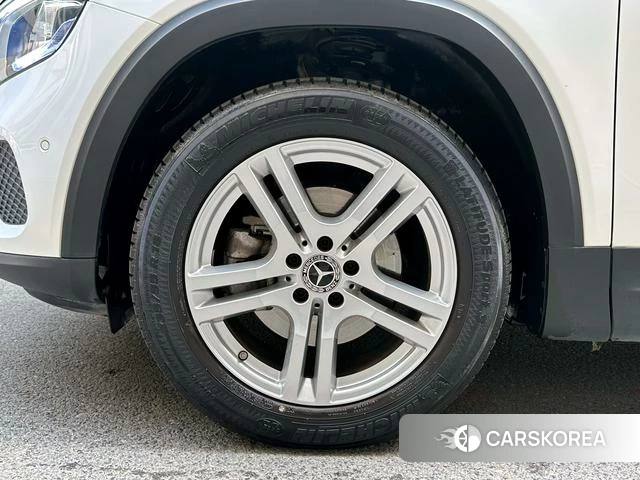 Mercedes-Benz GLB 2021 Белый из Китая