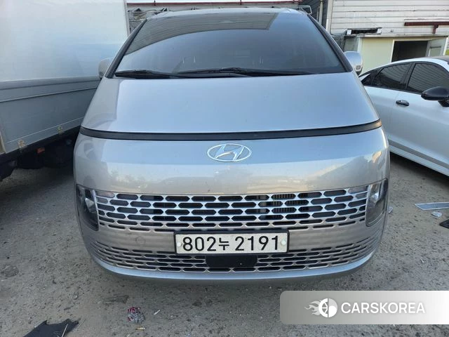 Hyundai Staria 2023 Серебряный из Кореи