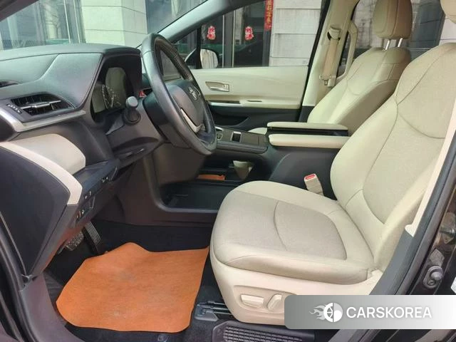 Toyota Sienna 2024 Черный из Китая
