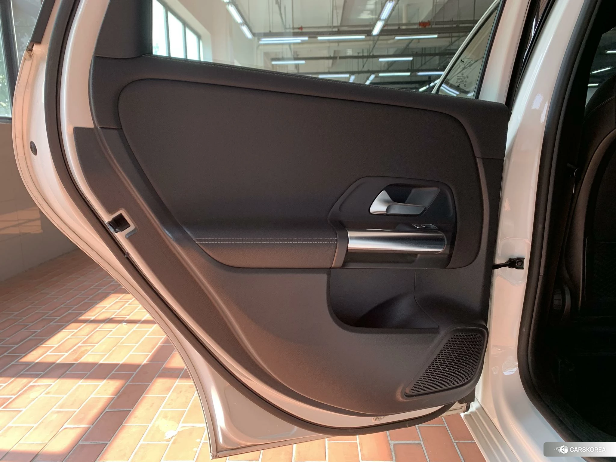 Mercedes-Benz B-class 2019 Белый из Китая