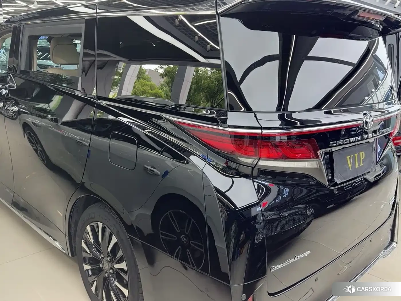 Toyota Vellfire 2024 Черный из Китая