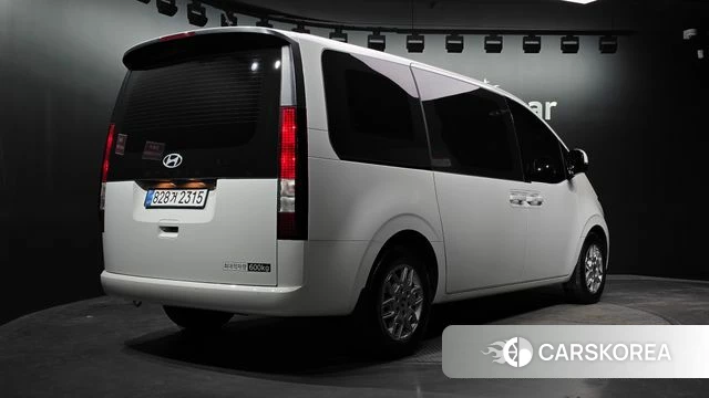 Hyundai Staria 2025 Белый из Кореи