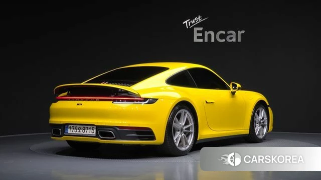 Porsche 911(992) 2020 Желтый из Кореи