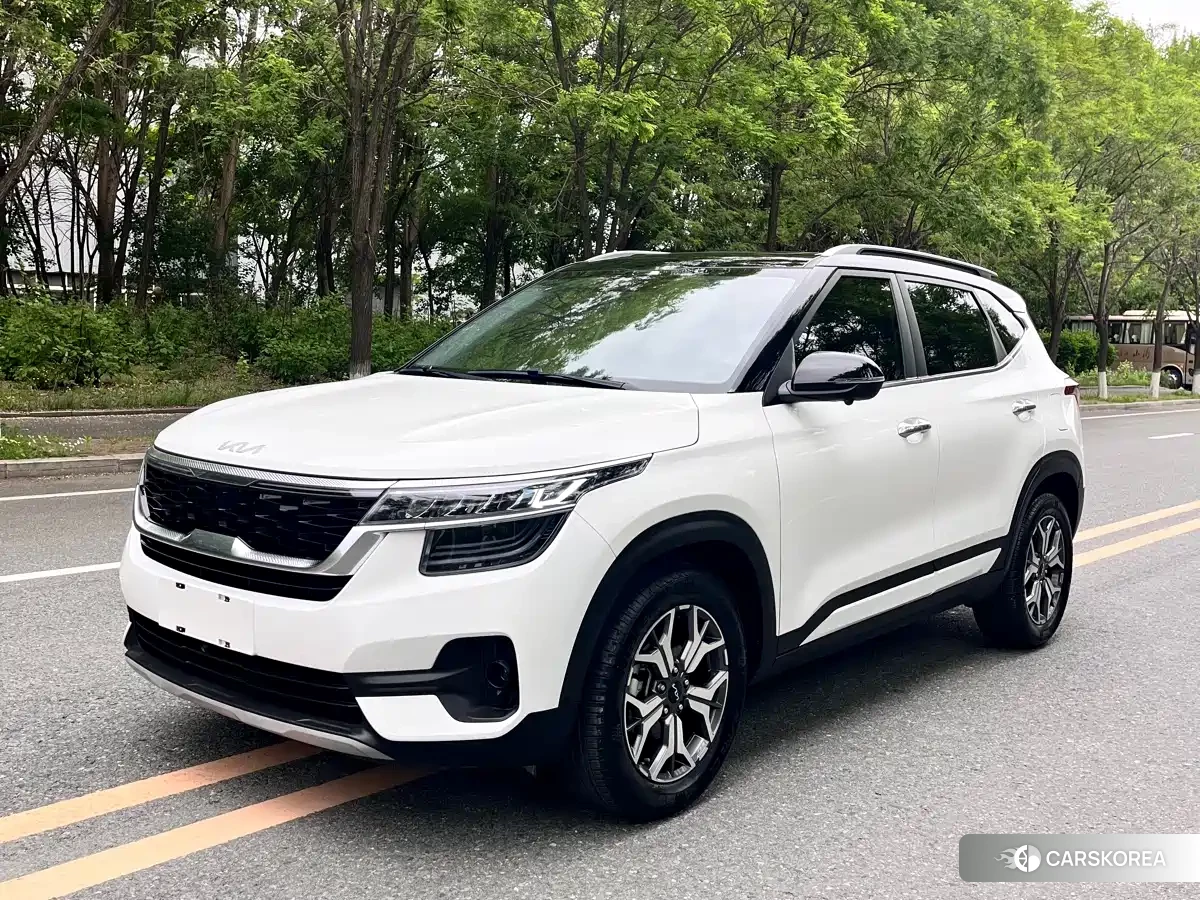 Kia KX3 2022 Белый из Китая, фото 2