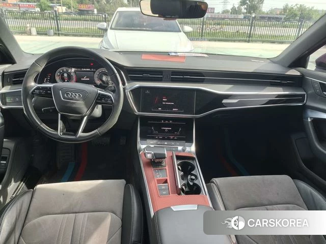 Audi A6L 2021 Черный из Китая