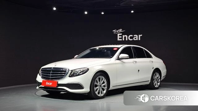 Mercedes-Benz E-Class W213 2019 Белый из Кореи