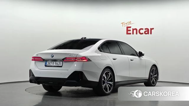 BMW 5 Series (G60) 2025 Белый из Кореи