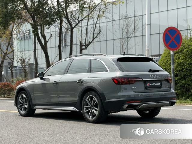 Audi A4L 2021 Серебристо-серый из Китая