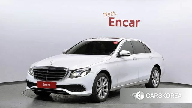 Mercedes-Benz E-Class W213 2018 Белый из Кореи