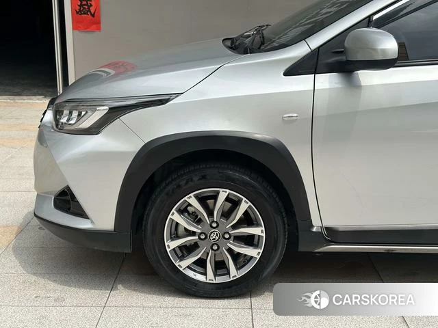 Toyota Yaris L 2021 Серебристо-серый из Китая