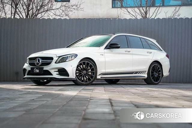 Mercedes-Benz AMG C-Class 2021 Белый из Китая