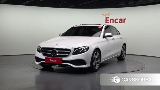 Mercedes-Benz E-Class W213 2020 Белый из Кореи