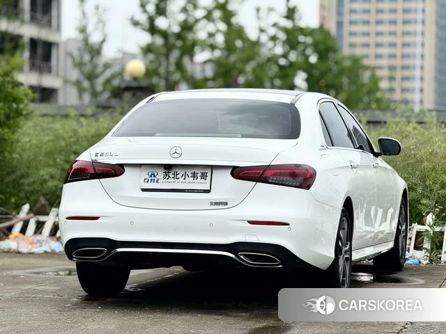 Mercedes-Benz E-Class 2022 Белый из Китая