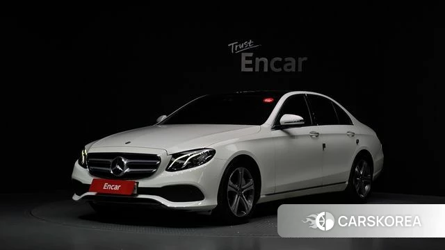 Mercedes-Benz E-Class W213 2018 Белый из Кореи