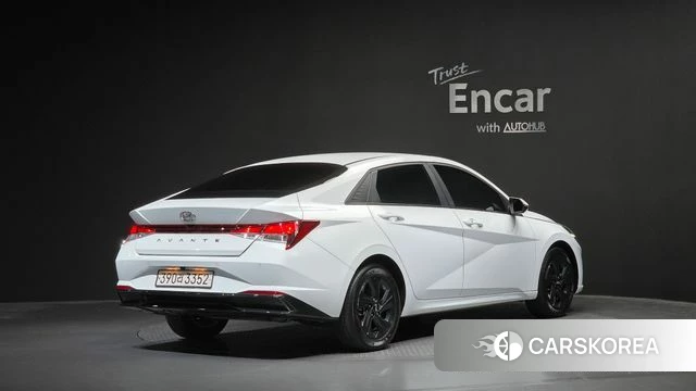 Hyundai Avante Hybrid (CN7) 2022 Белый из Кореи