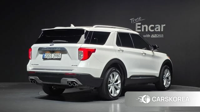 Ford Explorer 6th Generation 2022 Белый из Кореи