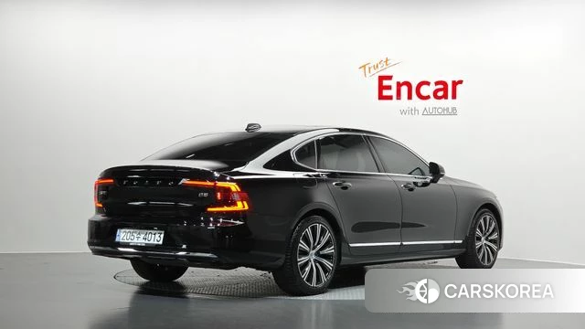Volvo S90 2023 Черный из Кореи