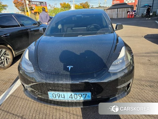 Tesla Model 3 2021 Черный из Кореи
