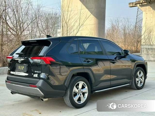 Toyota RAV4 2022 Черный из Китая