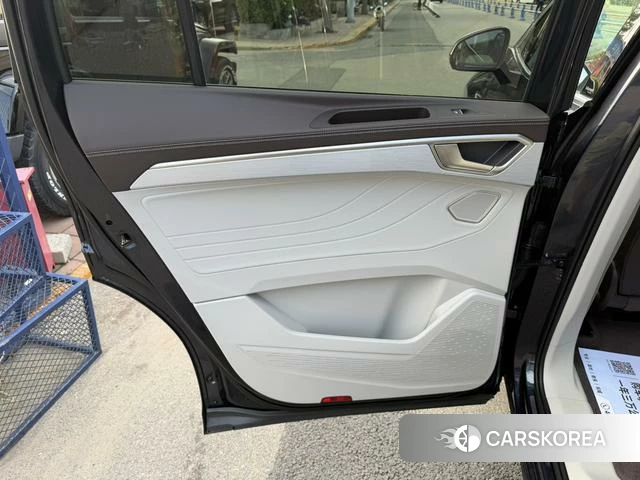 Volkswagen Talagon 2023 Темно-серый из Китая