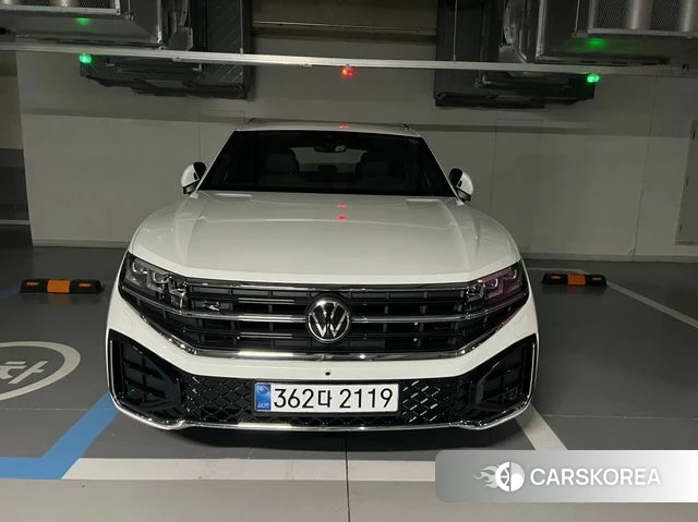 Volkswagen Touareg 3rd generation 2026 Белый из Кореи