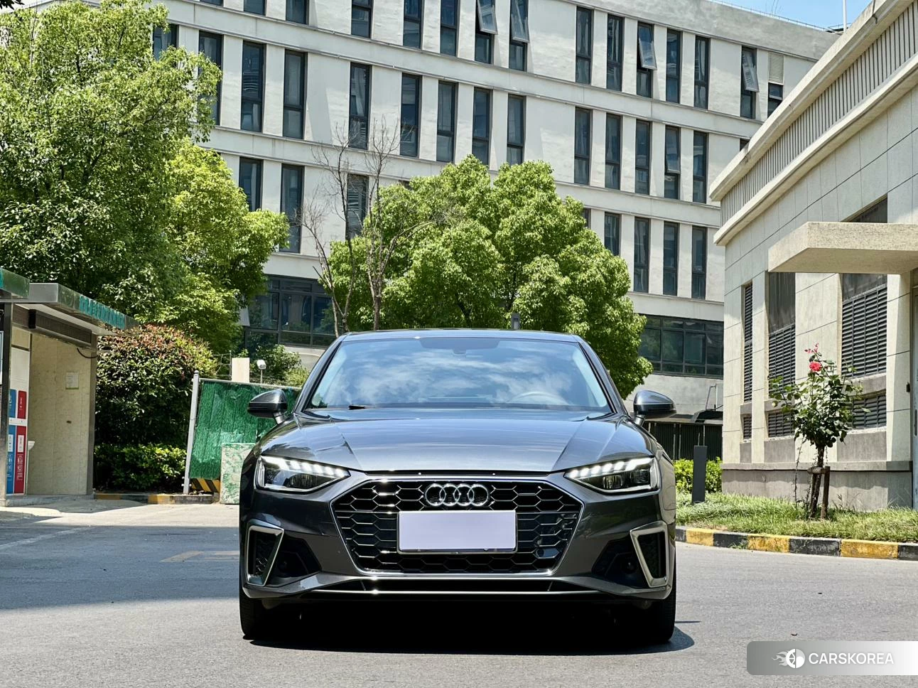 Audi A4L 2020 Темно-серый из Китая