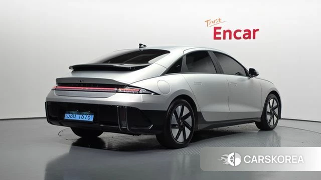 Hyundai Ionic 6 2024 Серебристо-серый из Кореи