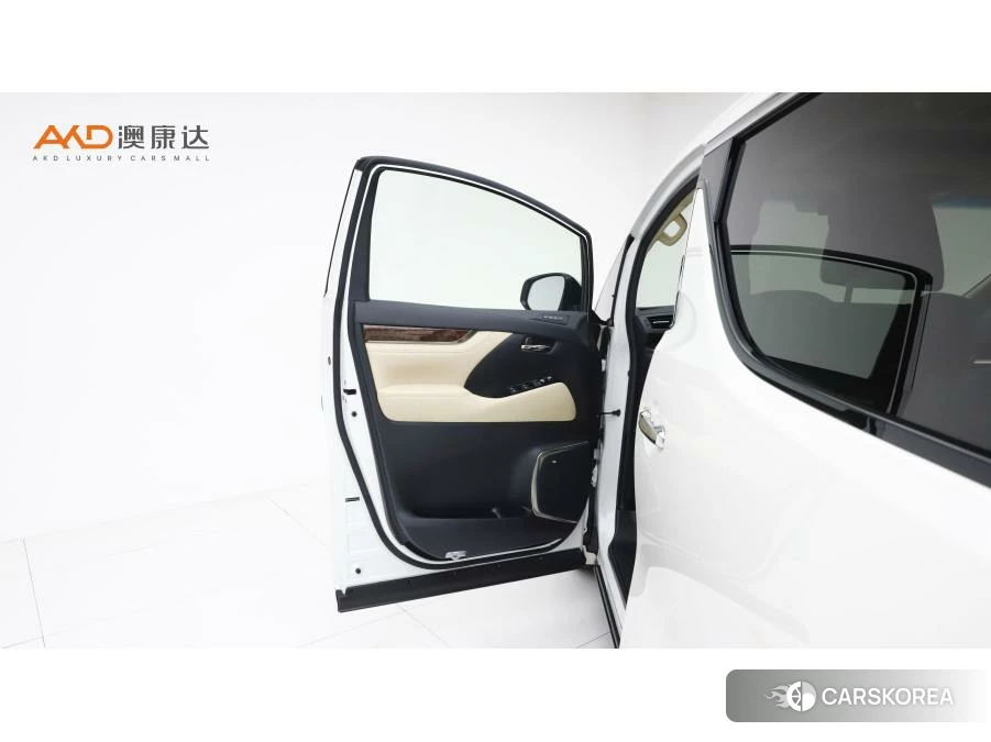 Toyota Alphard 2020 Белый из Китая