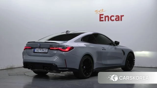 BMW M4 (G82) 2022 Серебристо-серый из Кореи