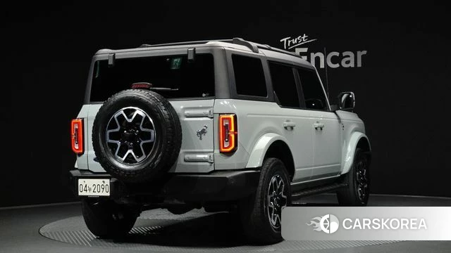 Ford Bronco 6th Generation 2022 Светло-серебряный цвет из Кореи