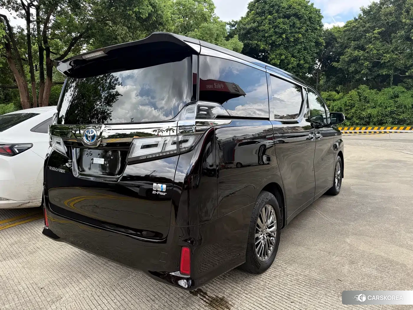 Toyota Vellfire 2020 Черный из Китая