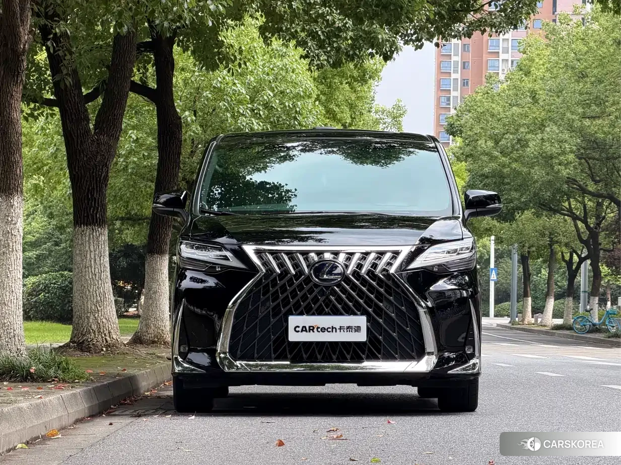 Lexus LM 2022 Черный из Китая