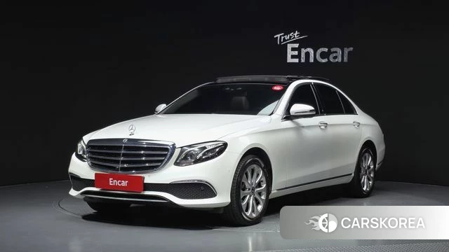 Mercedes-Benz E-Class W213 2019 Белый из Кореи