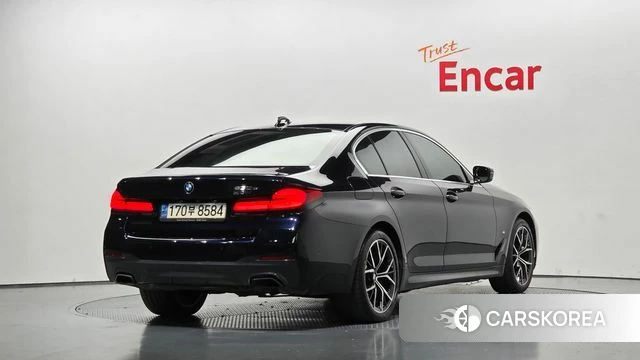 BMW 5 Series (G30) 2021 Черный из Кореи