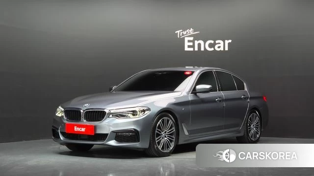 BMW 5 Series (G30) 2019 Серебристо-серый из Кореи