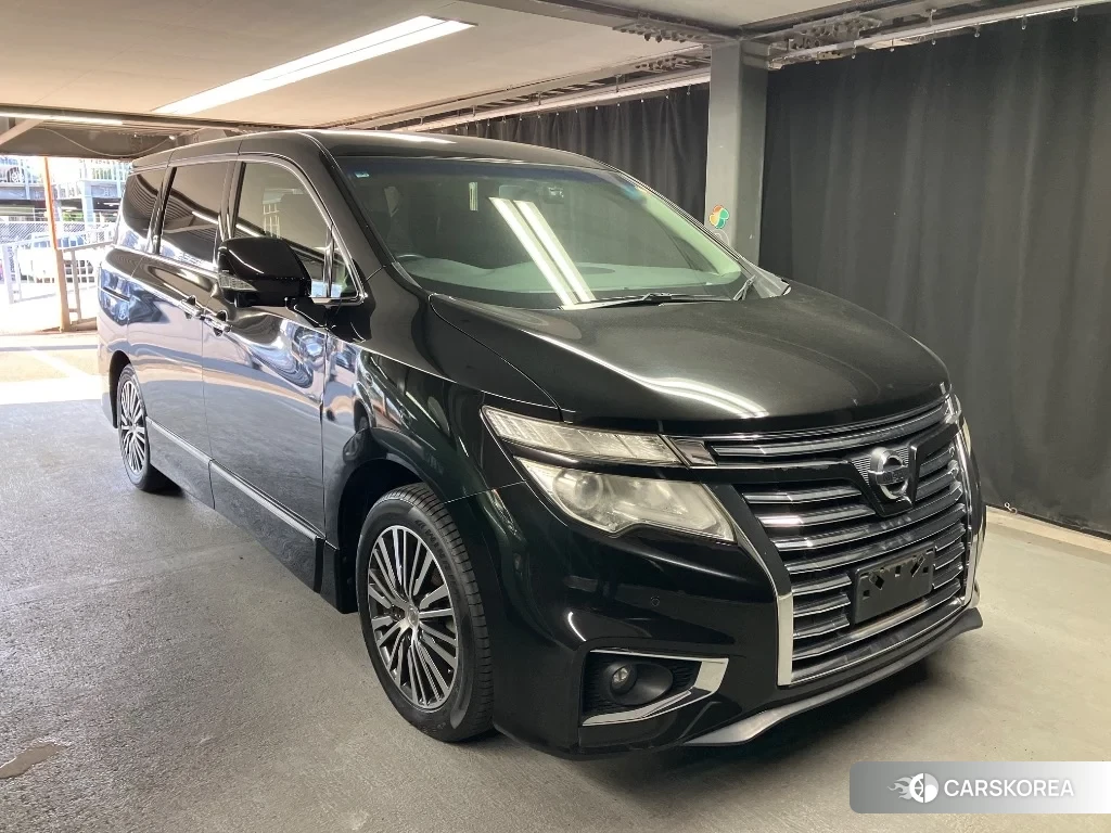Nissan Elgrand 2018 из Японии