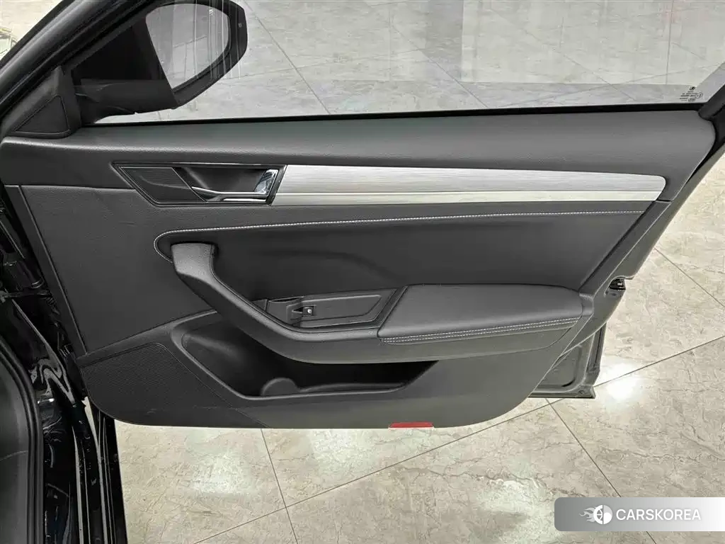 Skoda Superb 2024 Черный из Китая