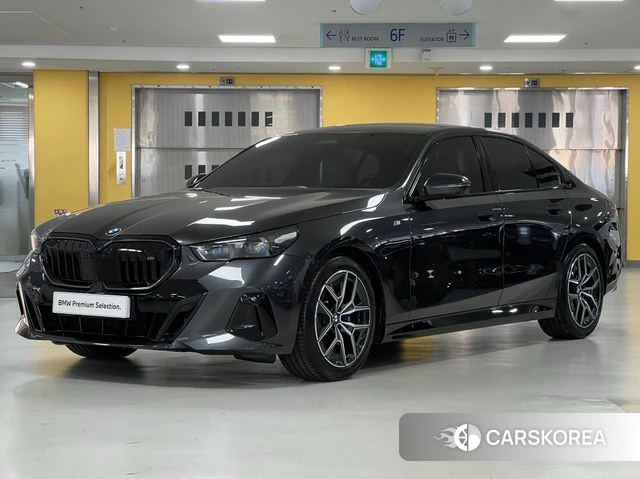 BMW 5 Series (G60) 2024 Серый из Кореи